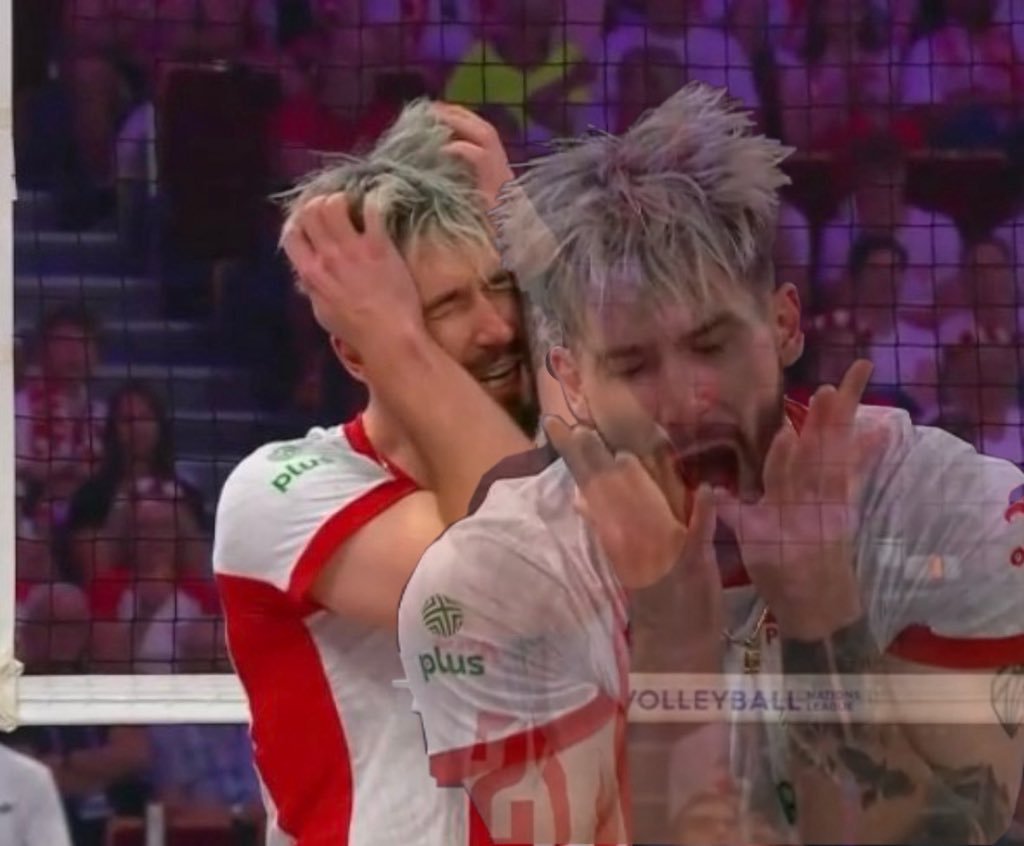 xWajux's tweet photo. Czy my naprawdę wygraliśmy 4 seta, tylko po to, żeby spotkać się ponownie z Bułgarią w 1/4 i przegrać ten mecz w tie breaku? 
#gangłysego https://t.co/XIWemsbFfX