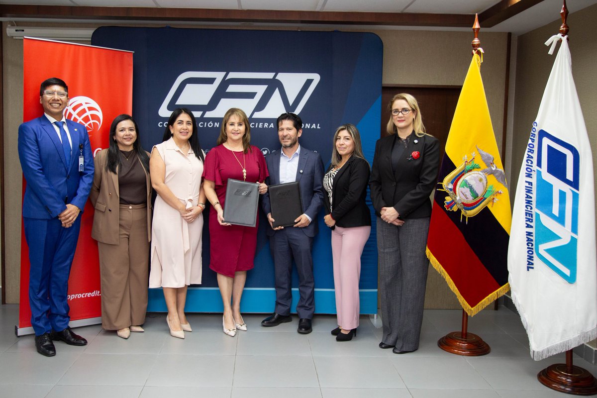 CFN_ECUADOR's tweet photo. La Corporación Financiera Nacional B.P. y Banco ProCredit Ecuador suscribieron un convenio de participación para el Programa de Financiamiento del Transporte Eléctrico Sostenible y el Fondo Nacional de Garantías, fortaleciendo el acceso a soluciones financieras que impulsan la innovación, la sostenibilidad y el crecimiento empresarial ✅.

Desde la CFN B.P. continuamos generando alianzas estratégicas que contribuyen al crecimiento sostenible del país y a la construcción de un futuro más verde e inclusivo para todos 🇪🇨🚜.