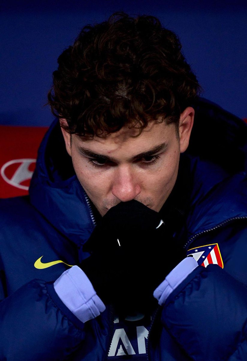 VisionBlaugrana's tweet photo. 🗞️ Julián Álvarez envisage pour la première fois de quitter son agent Fernando Hidalgo après tout ce qui s’est passé cet été.

Des contacts ont déjà eu lieu avec l’agence de Javier Pastore, qui représente notamment Enzo Fernández.

(@OndaCero_es) https://t.co/irK6cTyeQR