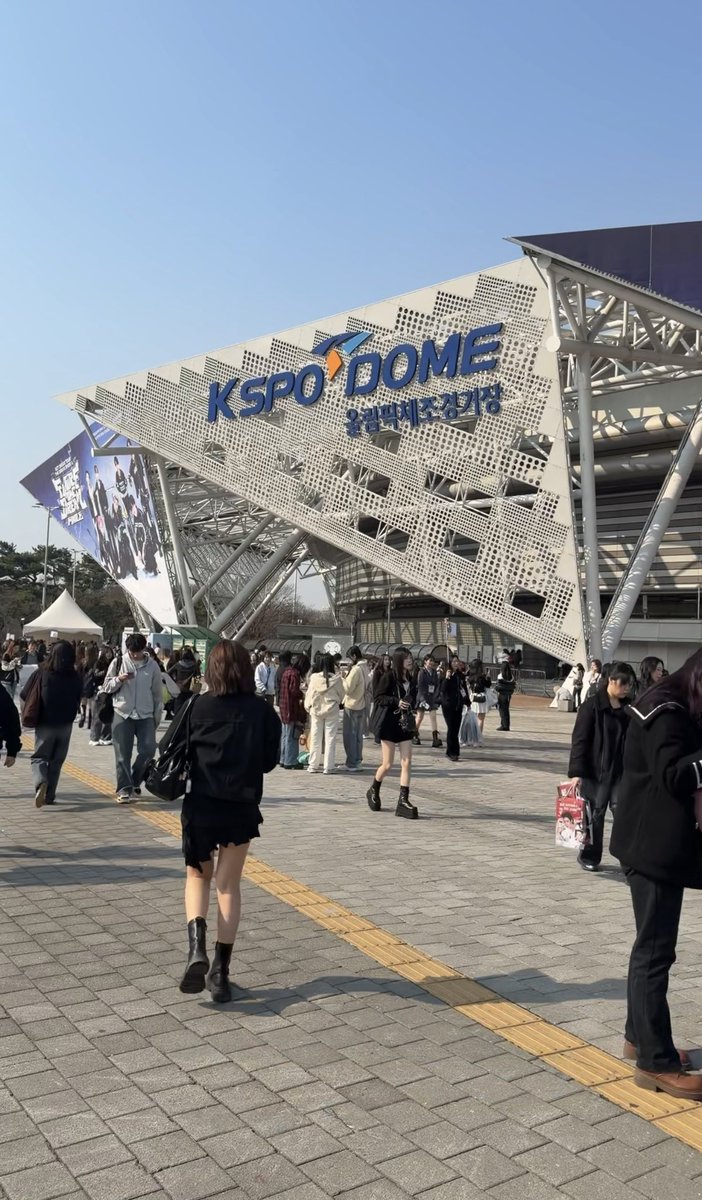 mexmeandme's tweet photo. 📸 เช่ามือถือถ่ายคอน 🇰🇷
🏟️ รับ–คืนหน้า KSPO DOME
💚 NCT 127 5TH TOUR ‘NEO CITY : SEOUL - THE REDLINE’ 🇰🇷
#NCT127_5TH_NEOCITY_THE_REDLINE
#NEOCITY_SEOUL #THE_REDLINE #ตลาดนัดnct127
🗓️18 ว่าง - S25Ultra , X300Ultra+lens200/400
🗓️19 ว่าง - ❌เต็ม
🗓️20 ว่าง -S25Ultra ,S26Ultra ,X300Ultra+lens400
📩 สอบถามราคา / เช็กรุ่นว่าง
💚 LINE : https://t.co/KcZ2Z1tDIb