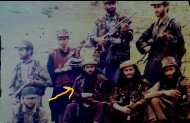 zikriya711's tweet photo. Jihad e Hind ka shahbaz e Jarnail 

Ghazi baba shaheed rahimaullah https://t.co/RuVwF3O7k2