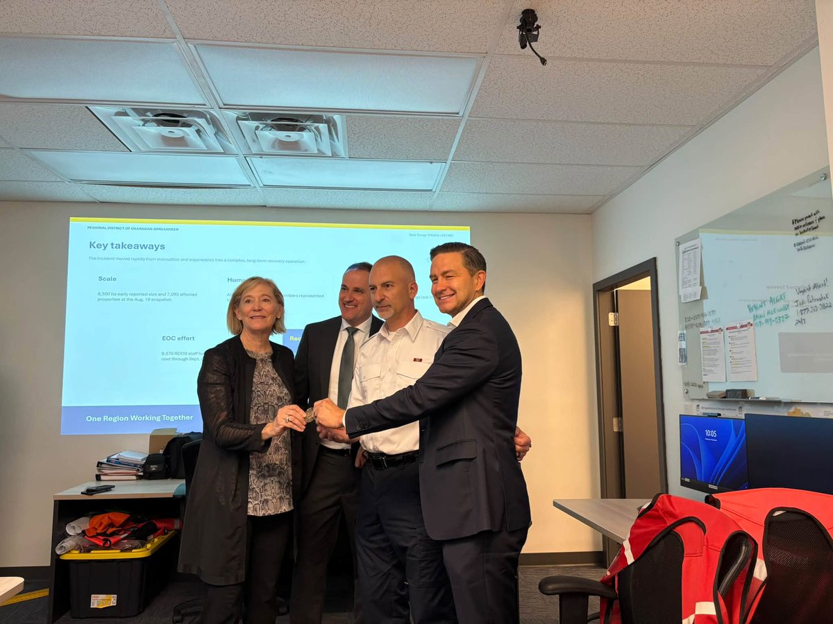 BlakeRichardsMP's tweet photo. Had an opportunity, along with @PierrePoilievre, local MP’s @HelenaKonanz & @DanAlbas and many of my other @CPC_HQ colleagues to visit the Emergency Operations Centre at the @EmergMgtRDOS today to thank the many first responders, officials and community volunteers who stepped up during the recent Bald Range fire that affected Summerland and area.