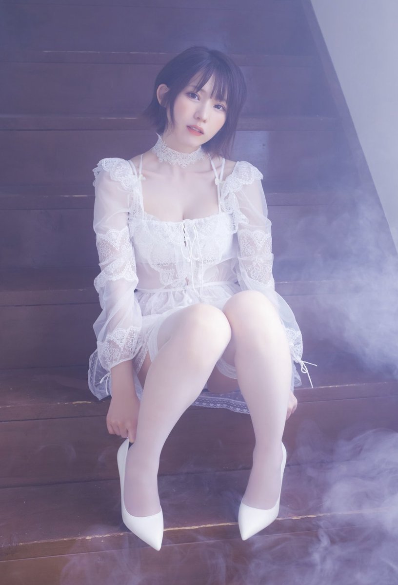 ebkcos's tweet photo. （１／２）
#えなこ 写真集「COUNTDOWN」【デジタル限定 YJ PHOTO BOOK】 https://t.co/iFOSiAvxH5