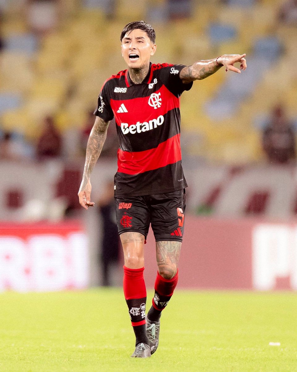 Flamengo_com_pl's tweet photo. 🆕 Flamengo zadebiutuje z nowym sponsorem podczas rewanżu z Independiente del Valle w ćwierćfinale Copa Libertadores. Logo programu „Torcedor Premiado” pojawi się na getrach Rubro-Negro. 

🤝 Program firmy CRMBonus zostanie oficjalnie uruchomiony 17 września, a Flamengo będzie pierwszym klubem, który do niego dołączy. 

💰 Kibice zapłacą 15 reali miesięcznie, otrzymując dostęp do benefitów oraz bonusów za gole Flamengo, które będzie można wykorzystać u tysięcy partnerskich marek. 

#ligabrazylijska 

🔗 Więcej: https://t.co/TPS2L5UXZF
