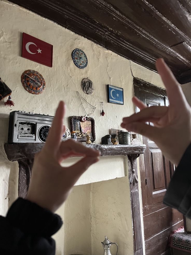 tmrshtn10's tweet photo. Sen ben ve köydeki evimiz https://t.co/BouO54WQs4