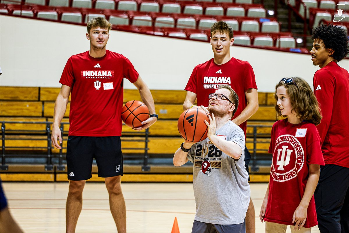 IndianaMBB's tweet photo. A fantastic night at the Everybody Plays clinic! 🙌 https://t.co/SAsyxpqHuJ