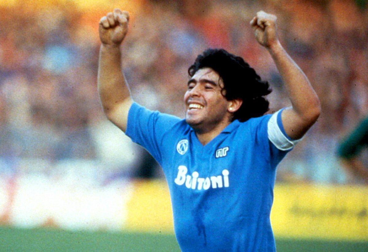 sscnapoliES's tweet photo. 🐐 Un 16 de setiembre, pero de 1984 debutaba el diego con nuestros colores.

El resto es historia y ya la saben 😮‍💨 https://t.co/hW0HlKL3Tx