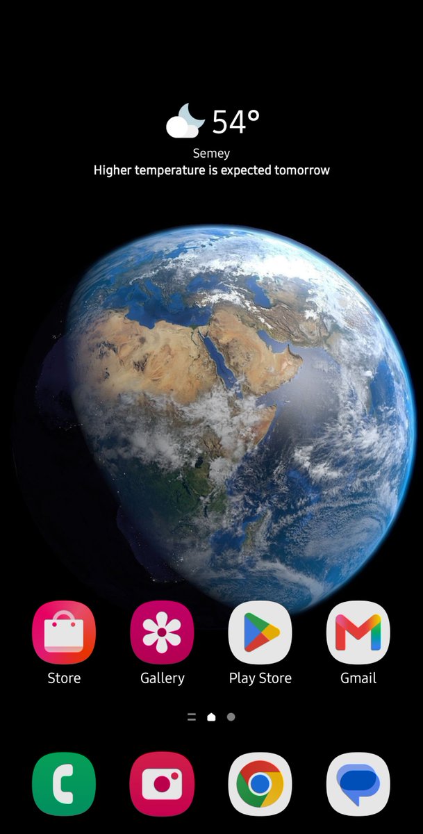 crylaughguy's tweet photo. @ashycane Earth_V2 from Galaxy Themes :D https://t.co/9IzKs4rh8M