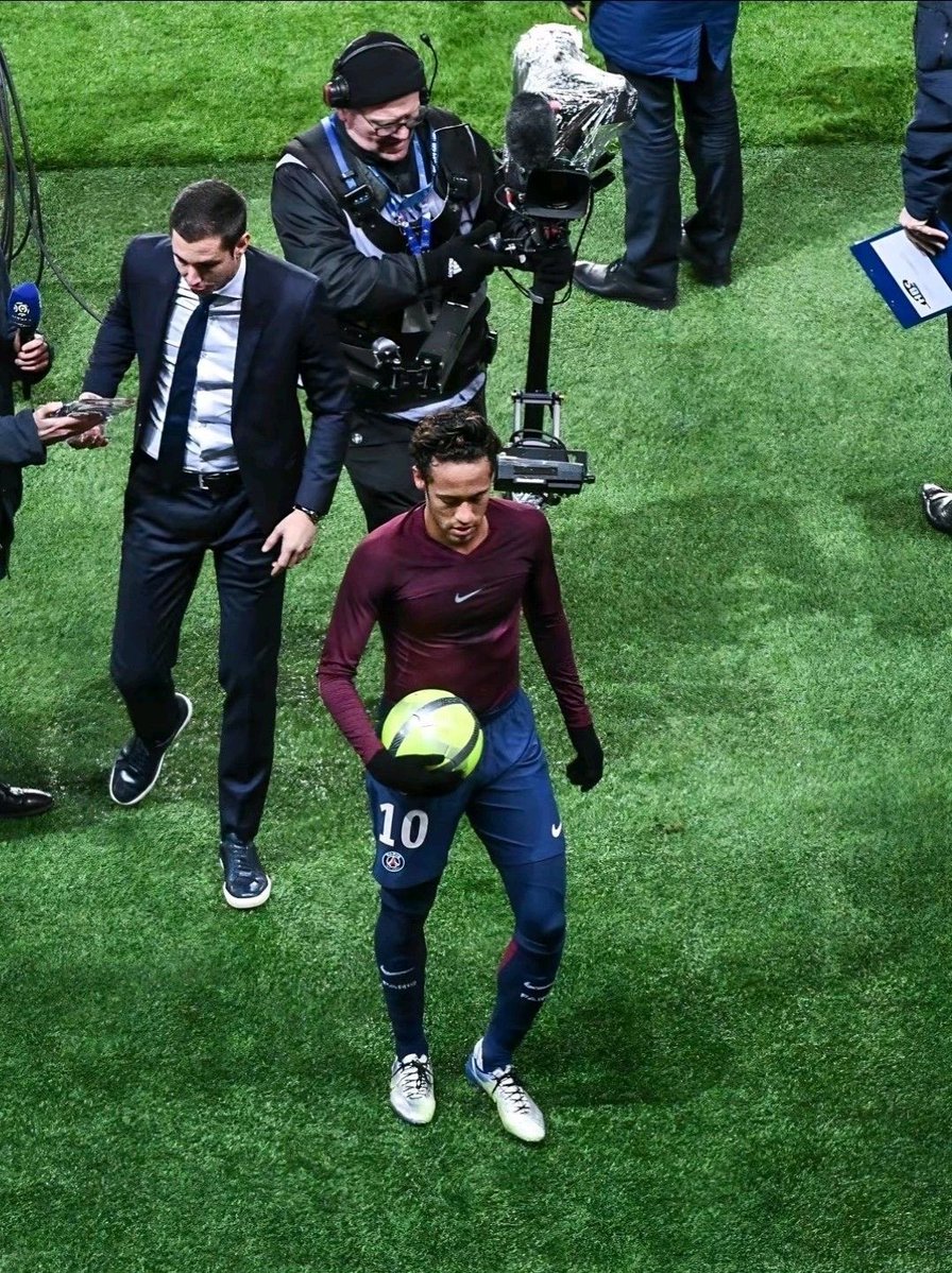 Ney_11o's tweet photo. Prince💜🇧🇷 https://t.co/HfI5TwTrKv