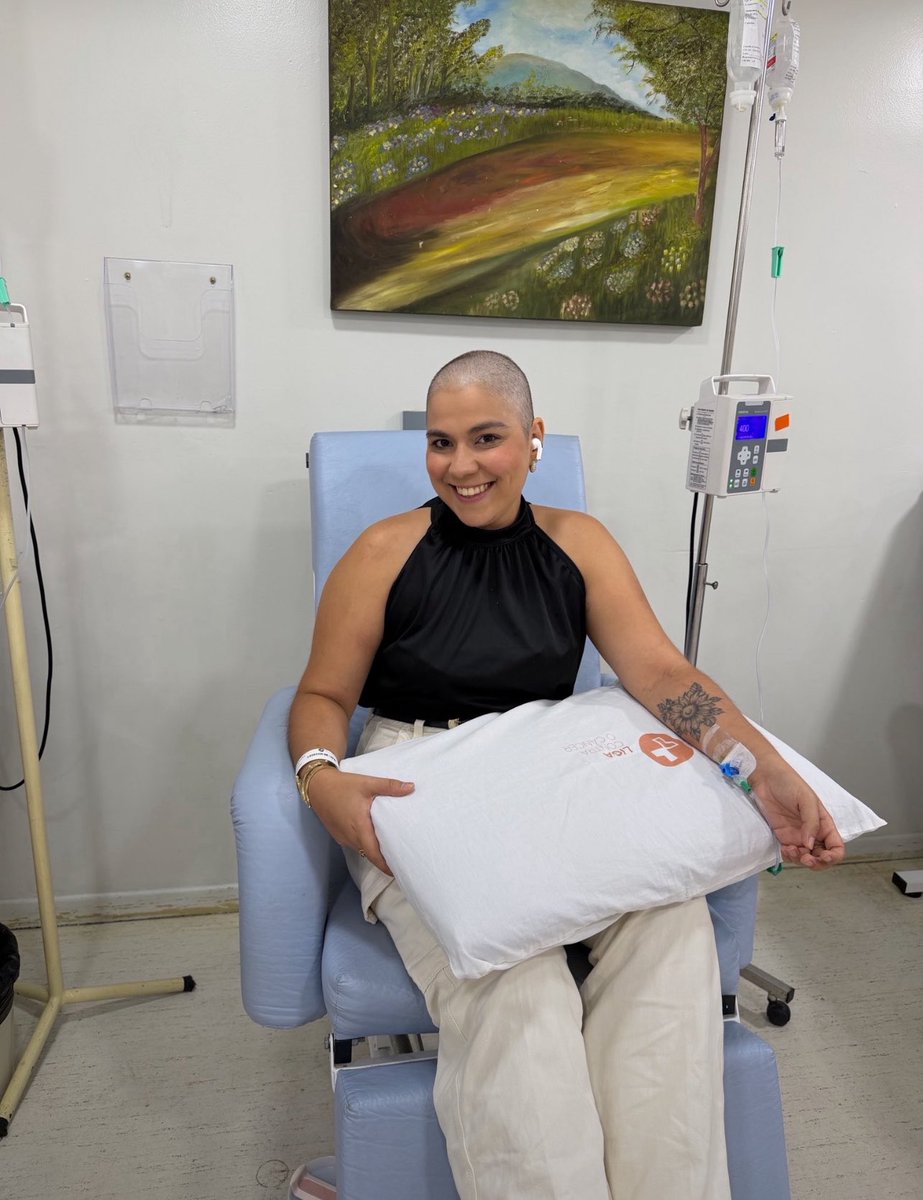 Averysurge's tweet photo. She’s officially cancer free 🎉🎉🥹❤️‍🩹❤️‍🩹 https://t.co/BcBOchKydn