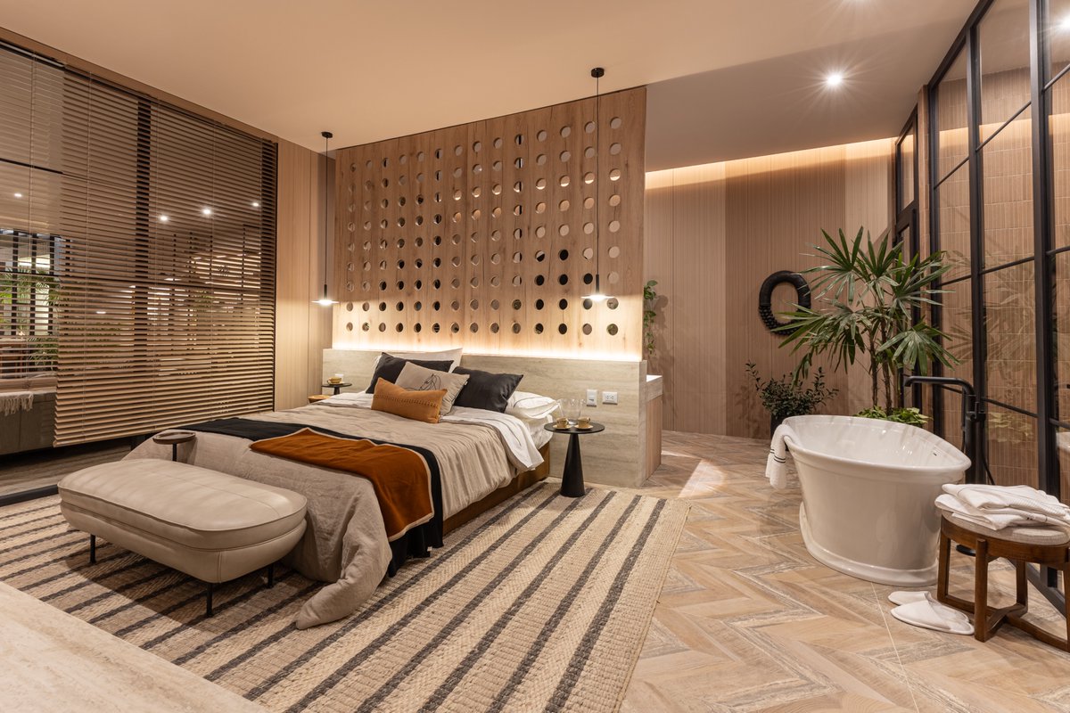 CASACORPERU's tweet photo. Inspirado en la historia real de una pareja de criadores de caballos de paso peruano, este loft de 200 m² de Karla Chávez y Paula Vecco combina lo industrial con la calidez de la tradición ecuestre. #CASACORPerú2026 #CASACORPerú #Arquitectura #Diseño https://t.co/MyaWA1kDBw