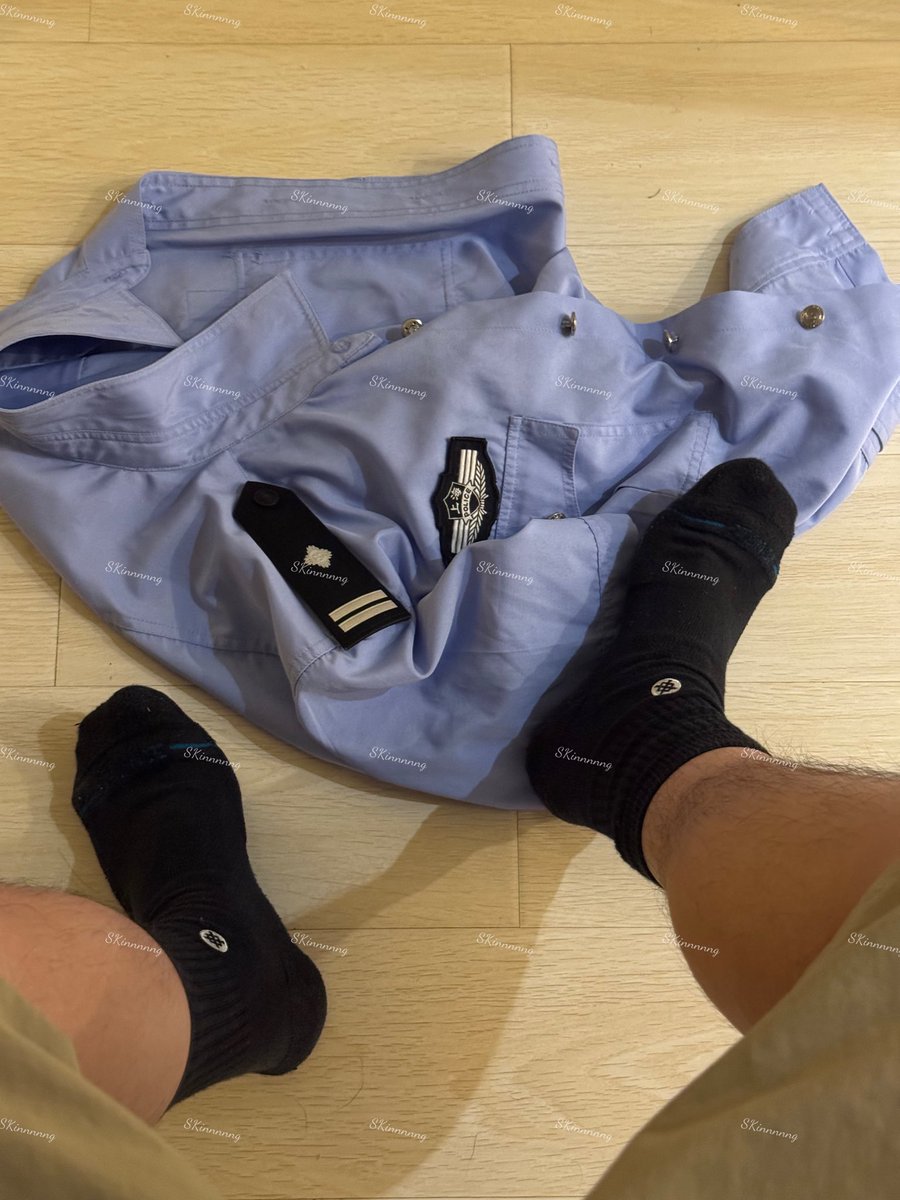 skinnnnng's tweet photo. 最近制服控瘾很大 #制服 #警 #SM #警奴 #反差 https://t.co/PVPCCtUL0h