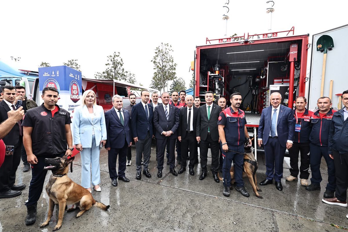 SafakBasa's tweet photo. 💧İstanbul'un suyunu güvence altına aldık!

🌿İBB Başkan Vekilimiz Sayın Nuri Aslan’ın teşrifleriyle gerçekleştirdiğimiz İSKİ Yatırım ve Proje Tanıtım Töreni’nde; 2019’dan bugüne İstanbul’un dört bir yanında hayata geçirdiğimiz projelerle şekillenen büyük yatırım dönemini ve bu güçlü hamleyi ileriye taşıyacak hedeflerimizi paylaştık.

🏗️ Suyun kaynağından musluğa, atık suların arıtılmasından yeniden kazanımına uzanan bütüncül bir anlayışla; nüfus artışını, iklim değişikliğini ve deprem gerçeğini gözetiyor, çalışmalarımızı kararlılıkla sürdürüyoruz.

Bu kadim şehrin geleceği için bilgi, emek ve özveriyle çalışan tüm İSKİ ailemize yürekten teşekkür ediyorum.