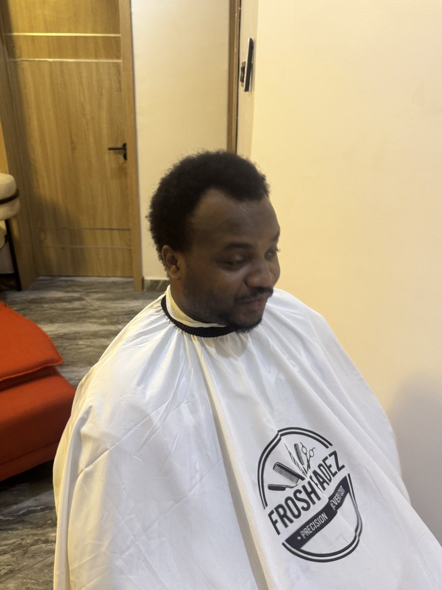 Bukunmith1's tweet photo. You can��t go wrong with the right barber https://t.co/NFDx0kpNWF
