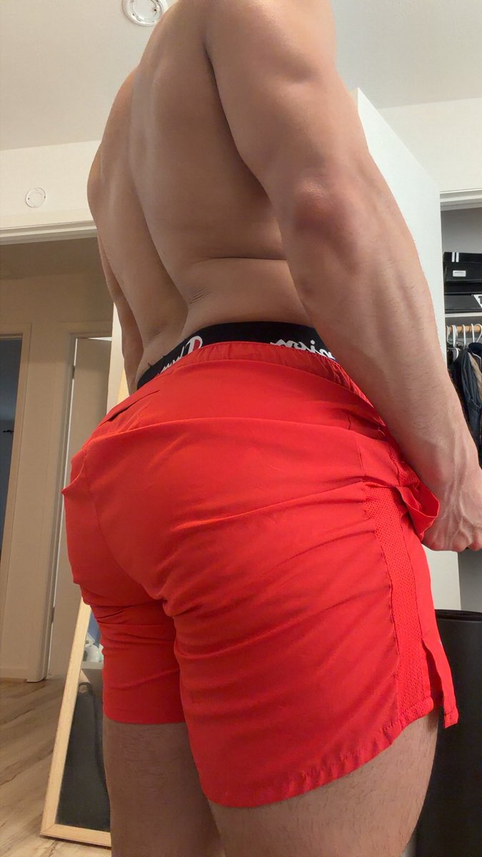 mexxpapi's tweet photo. Hammies and back https://t.co/nxT4hCdrRu