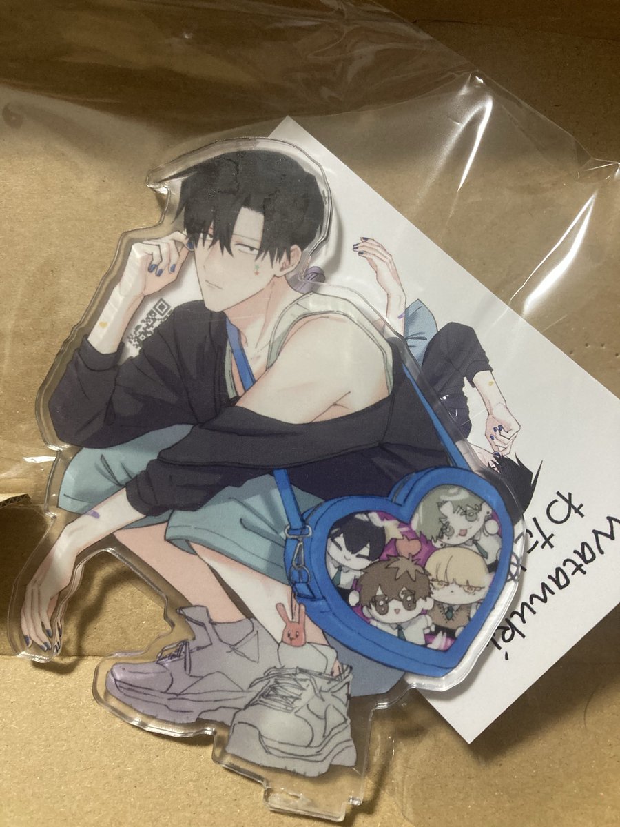 newomu's tweet photo. わたぬき先生（@watanuki_fuwa ）のアクスタ届いた✨まさかの両面印刷でどちら向きでも使える豪華仕様になってて驚き🫢すごいよー可愛いーーー😂 https://t.co/2MGXE4Bt49