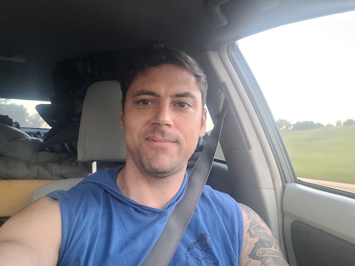 osilvajohn7's tweet photo. Já fui novinho. 🤣🤣🤣🤣 https://t.co/oQDZt0bI0I