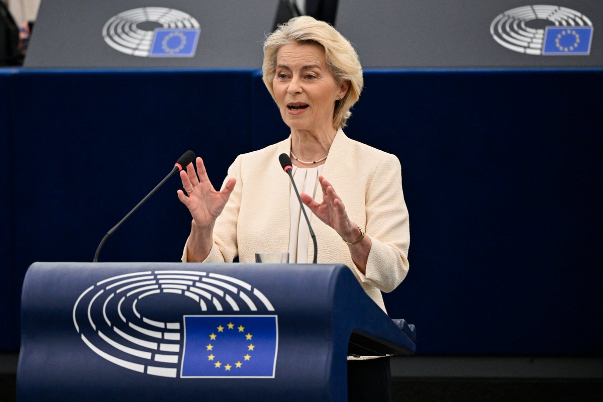 AmnestyTech's tweet photo. The @EU_Commission has proposed in #SOTEU a social media ban for children under 13, “mini accounts” for 13- to 14-year-olds with limited features, a one-hour time limit &amp; an obligation for tech platforms to provide 15 to 18 year-olds with safe-by-design accounts. 
@GettyImages https://t.co/MbE6rKwKyN