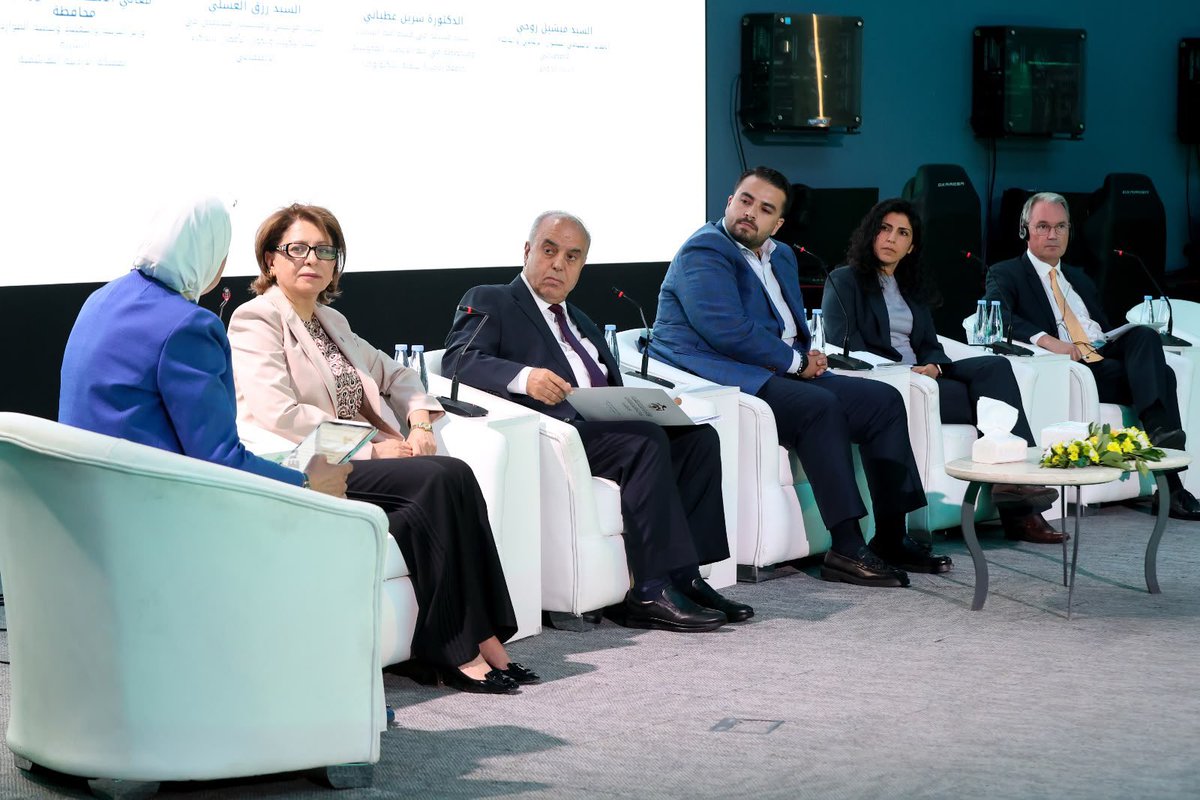 SamiSmeirat's tweet photo. استضفنا اليوم في الأردن الإطلاق الإقليمي لتقرير التنمية في العالم 2026 «وعد الذكاء الاصطناعي» الصادر عن البنك الدولي، ليكون الأردن أول دولة في المنطقة يُعلن فيها عن التقرير ويُطلق إقليميًا.

ويأتي التقرير في وقت يتسارع فيه التحول الذي يقوده الذكاء الاصطناعي، مسلطًا الضوء على فرصه في تسريع التنمية، وتعزيز الإنتاجية، وخلق فرص جديدة.

نواصل في الأردن بناء منظومة وطنية للذكاء الاصطناعي، وتحويل هذه الفرص إلى قيمة حقيقية للاقتصاد والمجتمع.

#رؤية_التحديث_الاقتصادي #الذكاء_الاصطناعي #وعد_الذكاء_الاصطناعي #المجلس_الوطني_لتكنولوجيا_المستقبل
