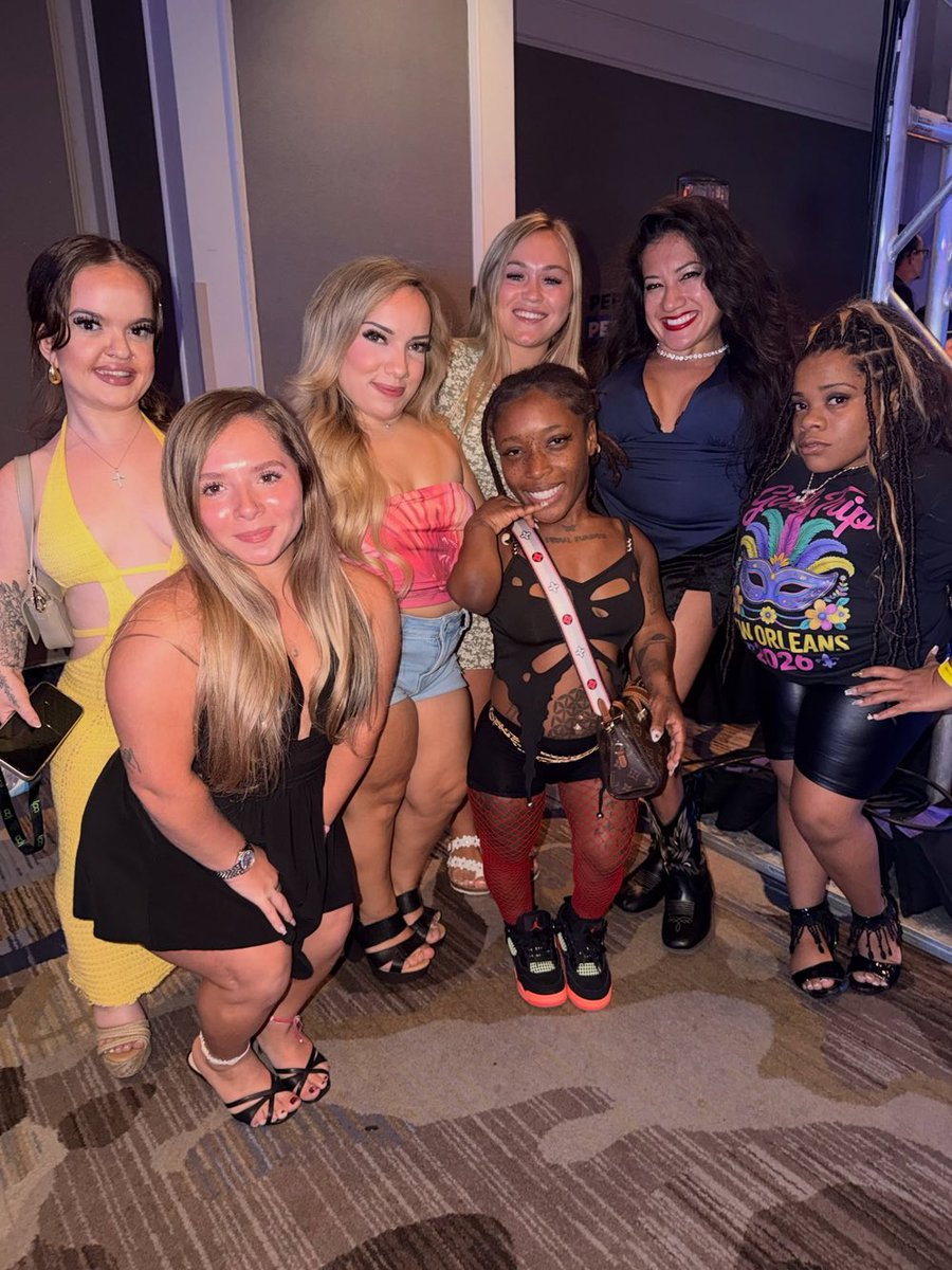 Shy3n8j's tweet photo. Who’s in love with midgets?…pick one🥵 https://t.co/lSL7fDj0C1