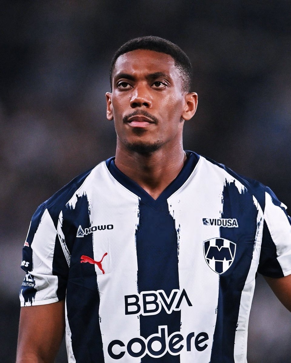 centregoals's tweet photo. 🚨🚨| JUST IN: Anthony Martial is in advanced discussions with Málaga, with an 𝐀𝐆𝐑𝐄𝐄𝐌𝐄𝐍𝐓 close. 🤝🇫🇷

Martial turned down two Ligue 1 clubs to pursue the move.

[@sebnonda] https://t.co/dP4nHLU34i