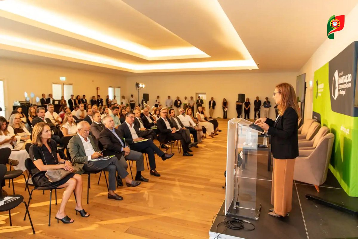iestruturas_pt's tweet photo. A Secretária de Estado da Habitação, participou na apresentação pública da Associação Habitação e Desenvolvimento Por Portugal (AHDPP), reafirmando a importância de passar do diagnóstico à ação.
#MIH #MinistériodasInfraestruturaseHabitação #Habitação #HabitaçãoAcessível
#AHDPP https://t.co/hn7U3FQ7pp