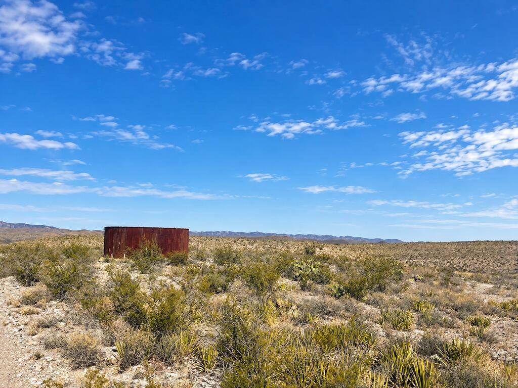 bowcore79's tweet photo. 22 unrestricted acres in Terlingua Ranch: wide-open views, native wildlife, and easy access via three roads—great for off-grid living, camping, or a buy-and-hold investment.

#Terlingua #WestTexasLand #OffGrid #LandInvestment #HomesteadDreams #LegacyBrokerGroup https://t.co/B8AcAbyZVt
