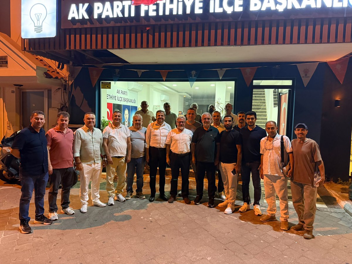 Celalgoger's tweet photo. Cumhurbaşkanımız ve @Akparti Genel başkanımız, 
Sayın @RTErdogan beyefendinin yol arkadaşı anadolumuzun yiğit evladı, 
Mehmet Metiner  Abimizi Fethiye İlçe teşkilatımızda ağırladık.
Nezaketi için şükranlarımızı sunuyoruz.
@AKGMTeskilat 
@MetinerBasin https://t.co/YMIrBF2fm2