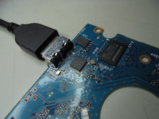 2diskdisk's tweet photo. 【LINE語音】TOSHIBA東芝CANVIO外接式硬碟A5→2TB長期接在ASUS華碩筆記型電腦使用～某天辦公室的筆電冒煙燒毀也導致硬碟無法讀取→要修好TOSHIBA東芝A5硬碟～取Micro USB 3.0傳輸線→臺北市松山區－胡先生【插入TOSHIBA東芝硬碟電路USB接座】
https://t.co/8VgvJTe7R4 https://t.co/A8KnbaNved