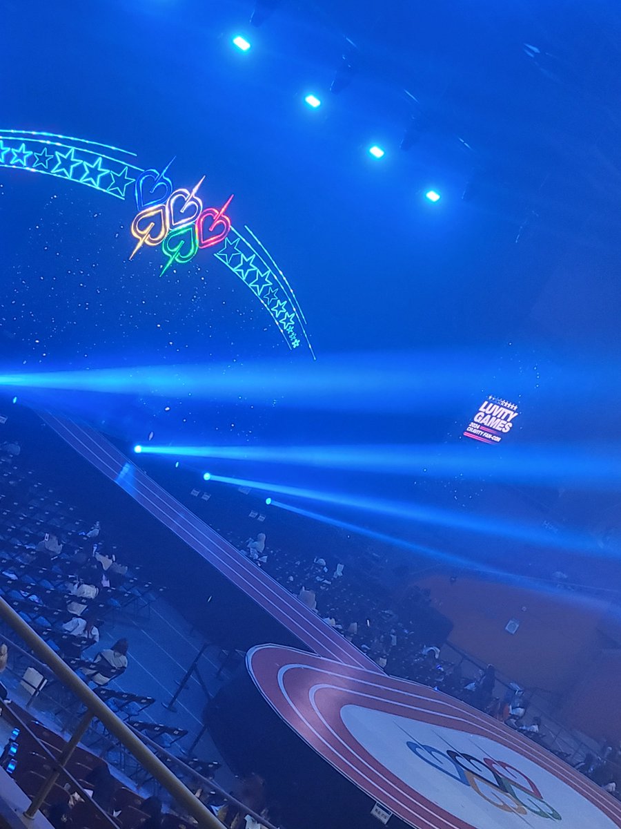 crvtse_801's tweet photo. 올림픽홀 
2층 A4구역 4열 4번 시야 공유 https://t.co/AWVqbgGs5f