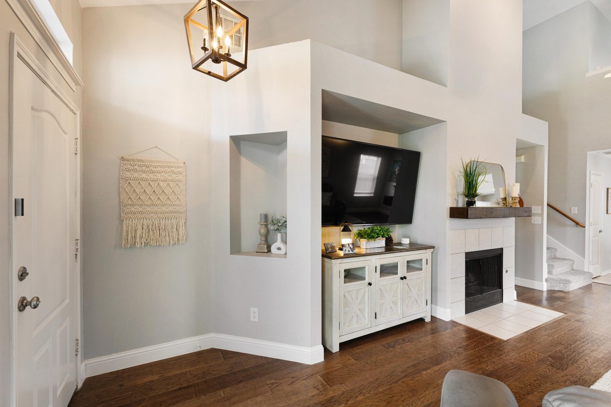 LesterPuyear's tweet photo. Walnut grain paired with brass pulls? Absolutely. Spent the morning refining this kitchen set’s lines—the contrast between dark cabinets and bright tile does all the work. Clean angles make a huge difference in online listings. https://t.co/rNKzUqJEpO