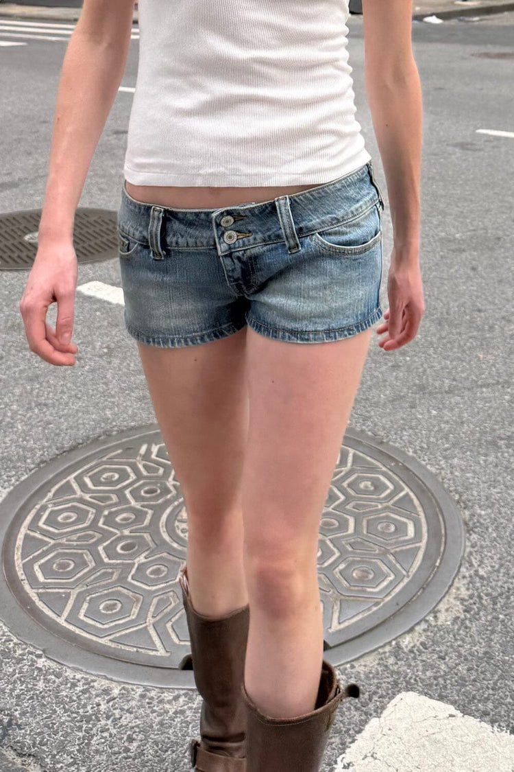 maybebabybae's tweet photo. laurie denim shorts 990 from 1400 
ไม่เคยใส่ เอวต่ำ 30-32 ยาว 10 ต้นขา9.5 
ไม่เคยใส่ ขอดูเพิ่มเติมได้ พร้อมส่งค่ะ🫶🏼

#brandymelvilleth #ส่งต่อbrandy #brandymelvillethailand #brandymelville #ส่งต่อsubdued #subduedthailand #edikted
#ส่งต่อstylist #ส่งต่อfeelfree #ส่งต่อduex https://t.co/qURggwhYKB
