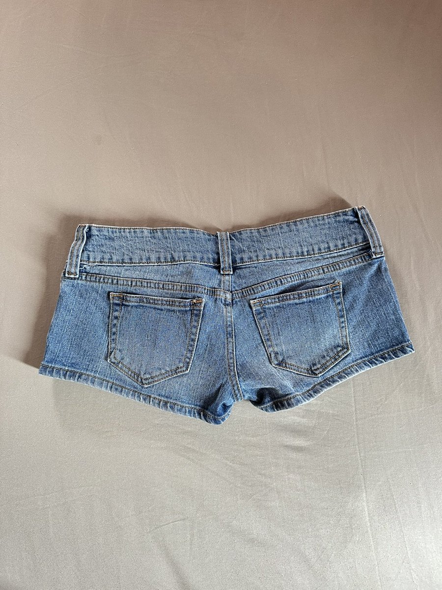 maybebabybae's tweet photo. laurie denim shorts 990 from 1400 
ไม่เคยใส่ เอวต่ำ 30-32 ยาว 10 ต้นขา9.5 
ไม่เคยใส่ ขอดูเพิ่มเติมได้ พร้อมส่งค่ะ🫶🏼

#brandymelvilleth #ส่งต่อbrandy #brandymelvillethailand #brandymelville #ส่งต่อsubdued #subduedthailand #edikted
#ส่งต่อstylist #ส่งต่อfeelfree #ส่งต่อduex https://t.co/qURggwhYKB