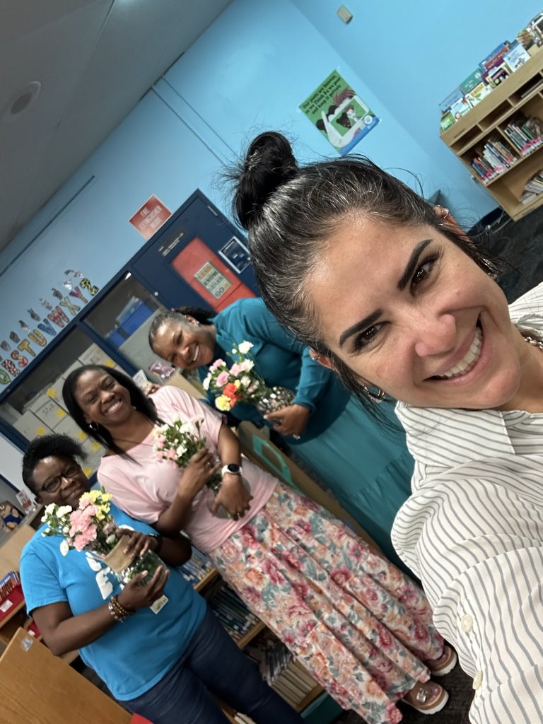 DrCoope26546391's tweet photo. Happy Wonderful Worship Wednesday! Congratulations Nominees๐๐๐ Mrs. Lee-Teacher of the Year, Mrs. Beauchard-School Employee of the Year, Mrs. Kerkerian-Assistant Principal of the Year, and Dr. Cooper -Principal of the Year!
#YouRock! https://t.co/dloFzxcLfT