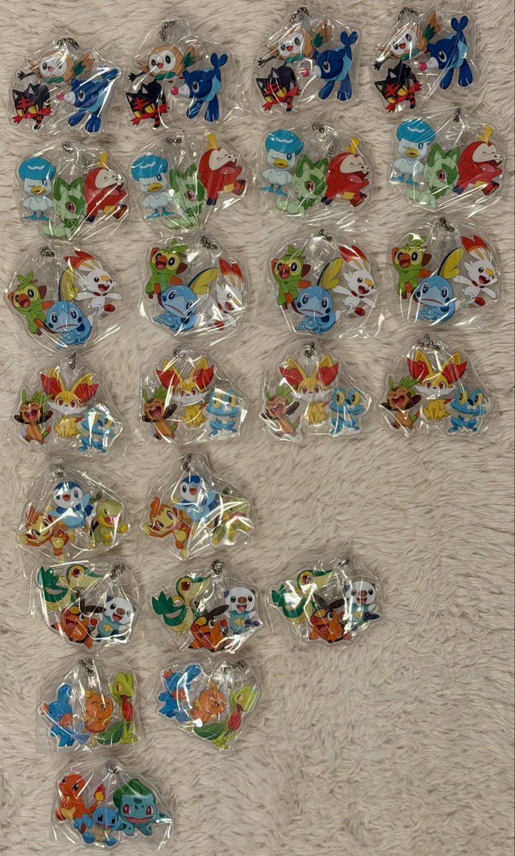 q_1108_'s tweet photo. 家族で同じガチャの台でフシギダネ欲しくて回してたんだけど、こんだけ回したのにカントー１個(しかも最後の方で出てきた)だしジョウトは出てこなかった…闇………コンプ出来ないのかよ……… https://t.co/kkX0u9naVH