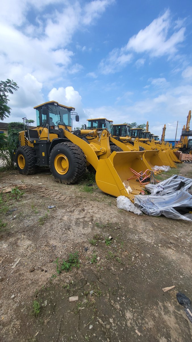 SolidFleetNG's tweet photo. 🚜 SDLG L936H Wheel Loader

3.5-ton rated load | 2.1m³ bucket | 99kW engine | 11.35-ton operating weight.

Built for construction, quarry &amp; material handling.

✅ 1-Year Warranty | Hire Purchase Available

📞 07063531487
Reliability in Action.

#SDLG #Wheelloader #viral #L936H https://t.co/aKWctH00ip