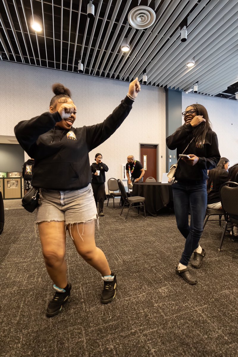 StPaulYouthSvcs's tweet photo. Mood because Careers at SPYS interviews kick off TODAY! 👀
Still need to register? There’s time!
➡️ Register through the SPYS Google Form: https://t.co/elEBu6gZfm
Join the movement. Help build a YouthPowerED future.
——————
#CareersAtSPYS #YouthPower #JoinTheMovement #SPYS https://t.co/b9RN8iw9ww