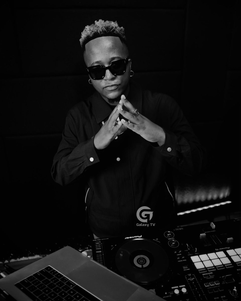 GalaxyTVUg's tweet photo. ON AIR: @DjMagicTouchUg1 is on the ones and twos!
Turn the volume of your Tele up and Jikonkone with us.
#MixMode https://t.co/1WGmb5eUpS