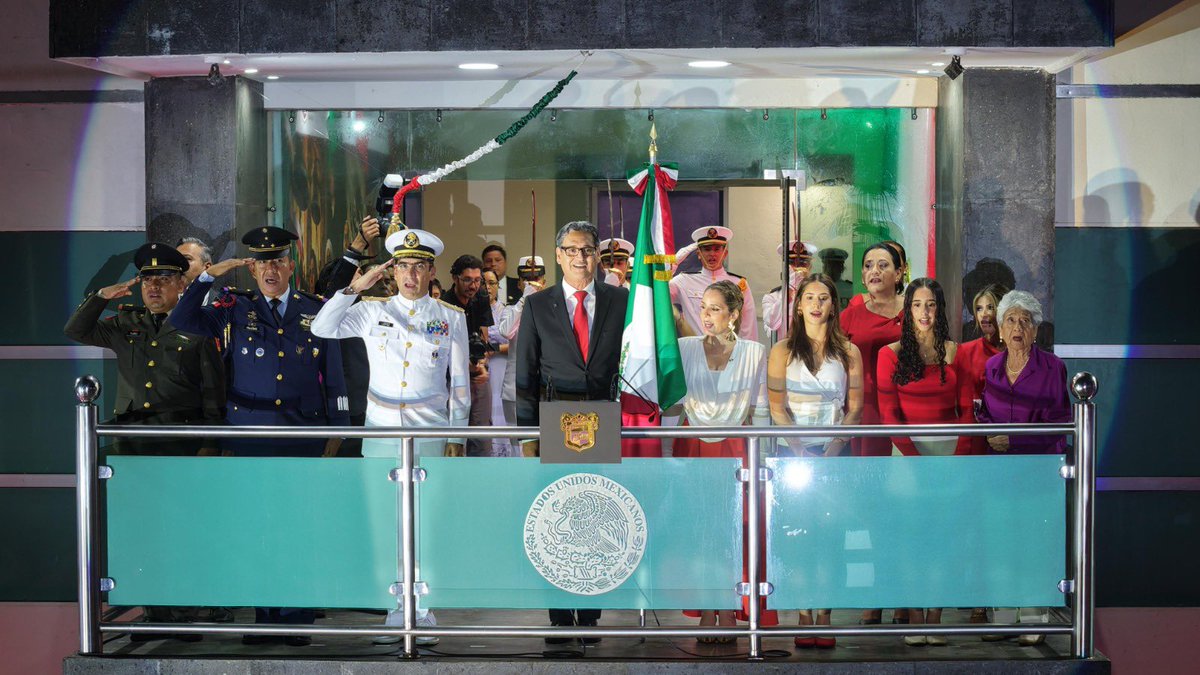 RedTampico's tweet photo. 🇲🇽 Ciudad Madero celebra el 216 Aniversario de la Independencia de México con el tradicional Grito

#CdMadero ➡️ https://t.co/LCl67jnZb3 🇲🇽 https://t.co/gBK6wBCyFt