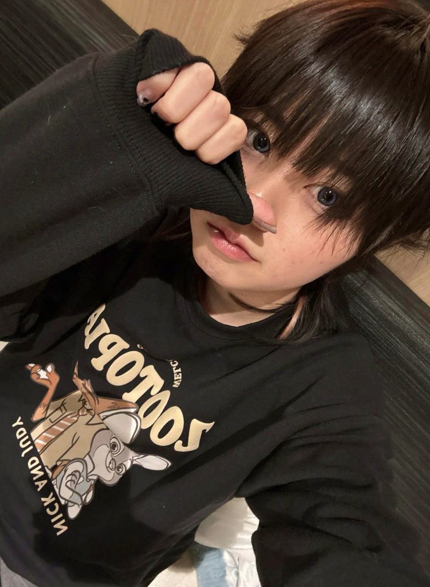 Yu___0515's tweet photo. RP 可愛い〜💕全部面白いんですけど、きょうそさまの若かりし頃、さとるとイチャイチャしながらきんロー見てるうちに盛り上がって、結局セッしながらきんロー見てたのかな？ってそれがすごく気になりました😂 https://t.co/pkYtARAiBt