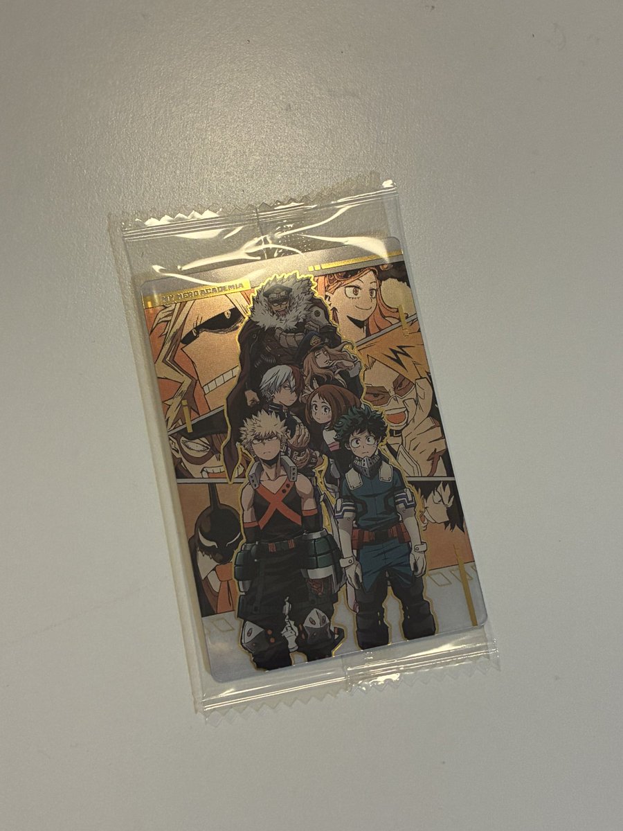 abk8qz's tweet photo. ヒロアカカードソフトクッキーまじ忙しくて回に行けてなくて帰ってきたらママがたまたま見つけたらしく１個買ってきてくれた神😭ありがとうだよー🥲🥲🥲💕 https://t.co/HPGWUZJtTa