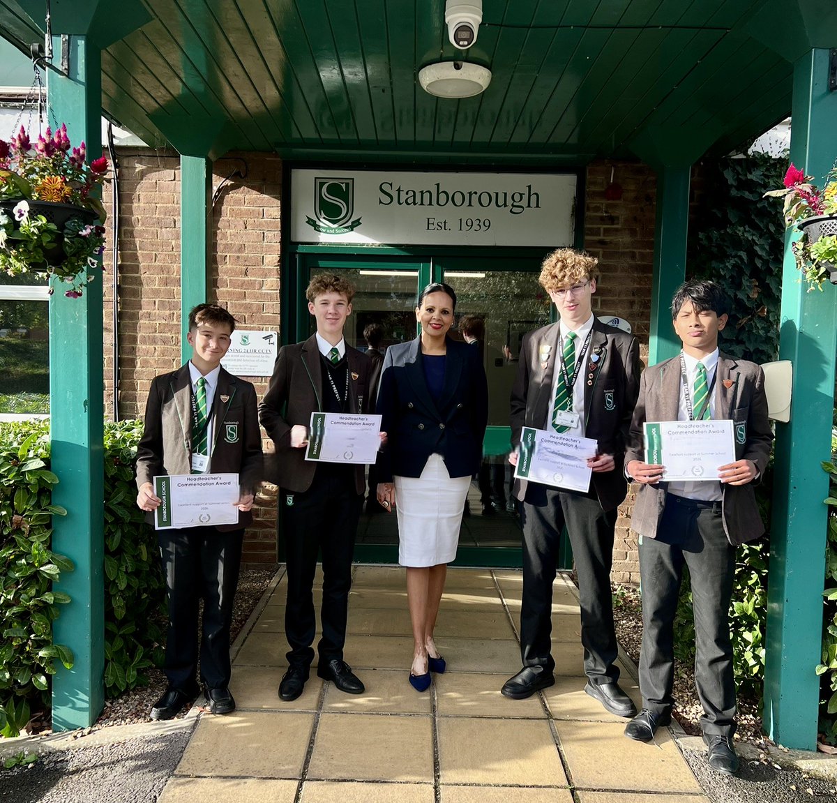 StanboroughS's tweet photo. Huge congratulations to all the students who received the Headteacher’s Commendation Award this week, showcasing the high standards and outstanding achievements at Stanborough School. https://t.co/ufX5sETk0W