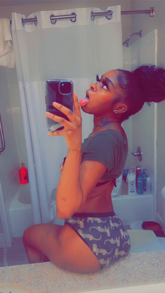 Virgobarbieee's tweet photo. What a throat Goddess looks like? 😍
#ebony #blowjob #menu #nsfwtwtًً  #content #rt #texasfreaks https://t.co/kwxUDv6uJM