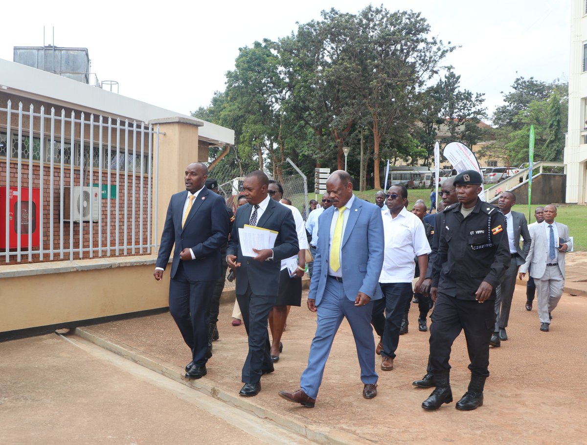cebiotechug's tweet photo. Great to welcome Hon. Minister @EngJonard to CeBioTech today! From lab research to real products, we're ready to help power Uganda's journey to a $500B economy. Special thanks to @STIsecretariat 

#ResearchToMarket #500BillionEconomy https://t.co/d72ZfXxeFs