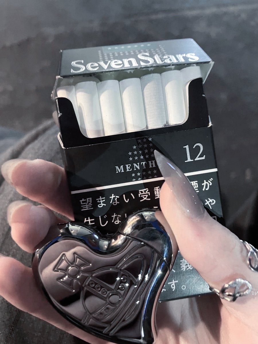 777stargold's tweet photo. all you need is love and a lighter https://t.co/u4ODC3oTL9