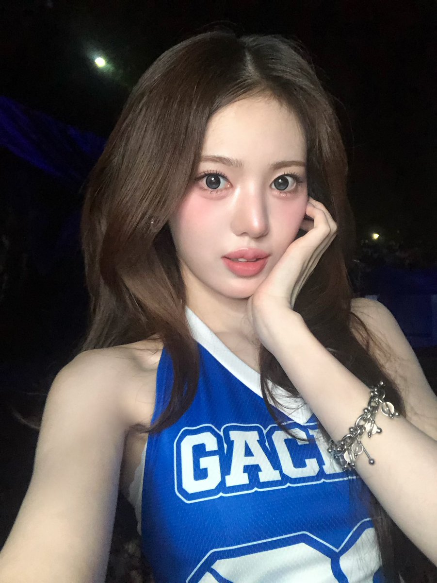 sukykiii's tweet photo. 260916 #수이 버블 🫧 https://t.co/9r5w8RccH4