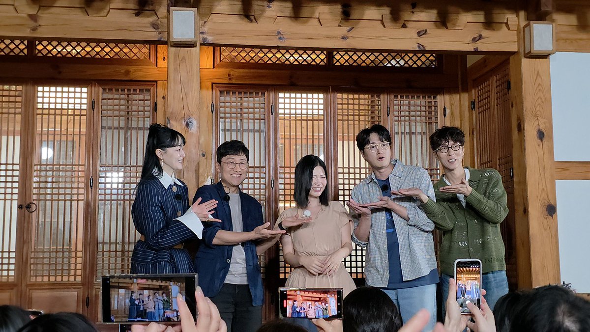 yuna0220's tweet photo. 26.09.16
긴 시간 즐거웠던 북콘서트 with 김초엽 작가님 팬 친구 https://t.co/nypfavBQdB
