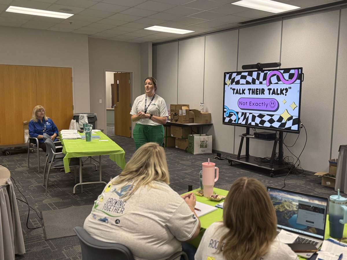 engageky's tweet photo. Last week, #EngageKY kicked off the #KentuckyCollegeCoaches event for Cohort 17, returning coaches, and @KHEAA staff. 🎉 Engaging sessions equipped coaches with tools for success in schools. Thanks to #KHEAA for hosting! Let's empower our students together! #StudentSuccess https://t.co/4RRGP1EgKO