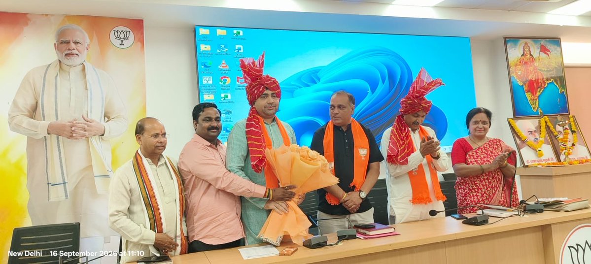 krishna4rss's tweet photo. संगठन द्वारा बाहरी दिल्ली जिले का प्रभारी दायित्व मिलने के पश्चात प्रथम संगठनात्मक बैठक ली। बैठक में सभी कार्यकर्ताओं से परिचय हुआ तथा आने वाले कार्यक्रमों पर बातचीत हुई । https://t.co/ybdONM5qm6