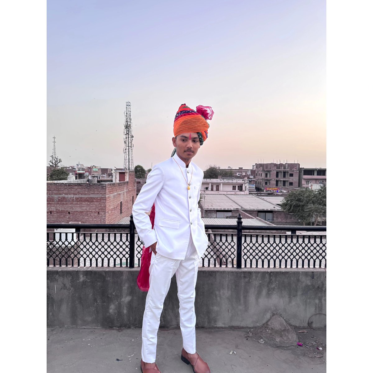 TunaKandermir's tweet photo. Every gentleman looks his best in traditional attire https://t.co/oNumsTmT4t